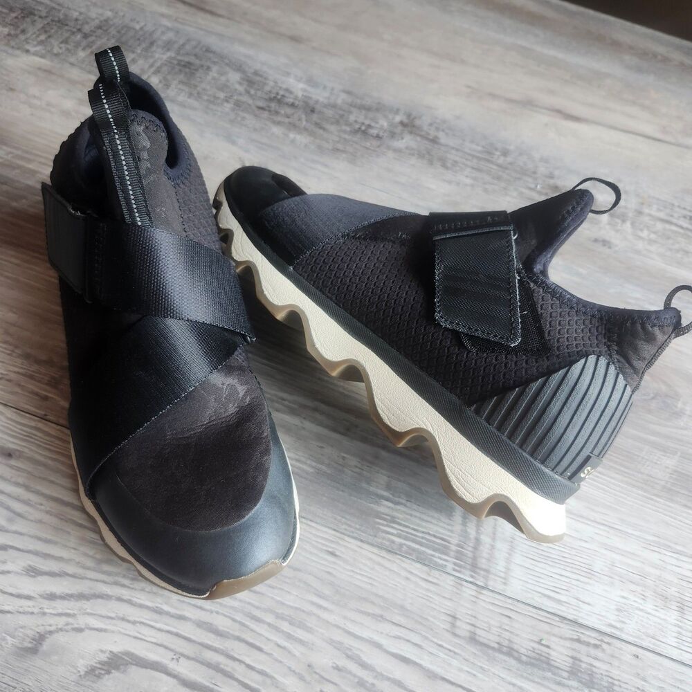 (9) Sorel shoes